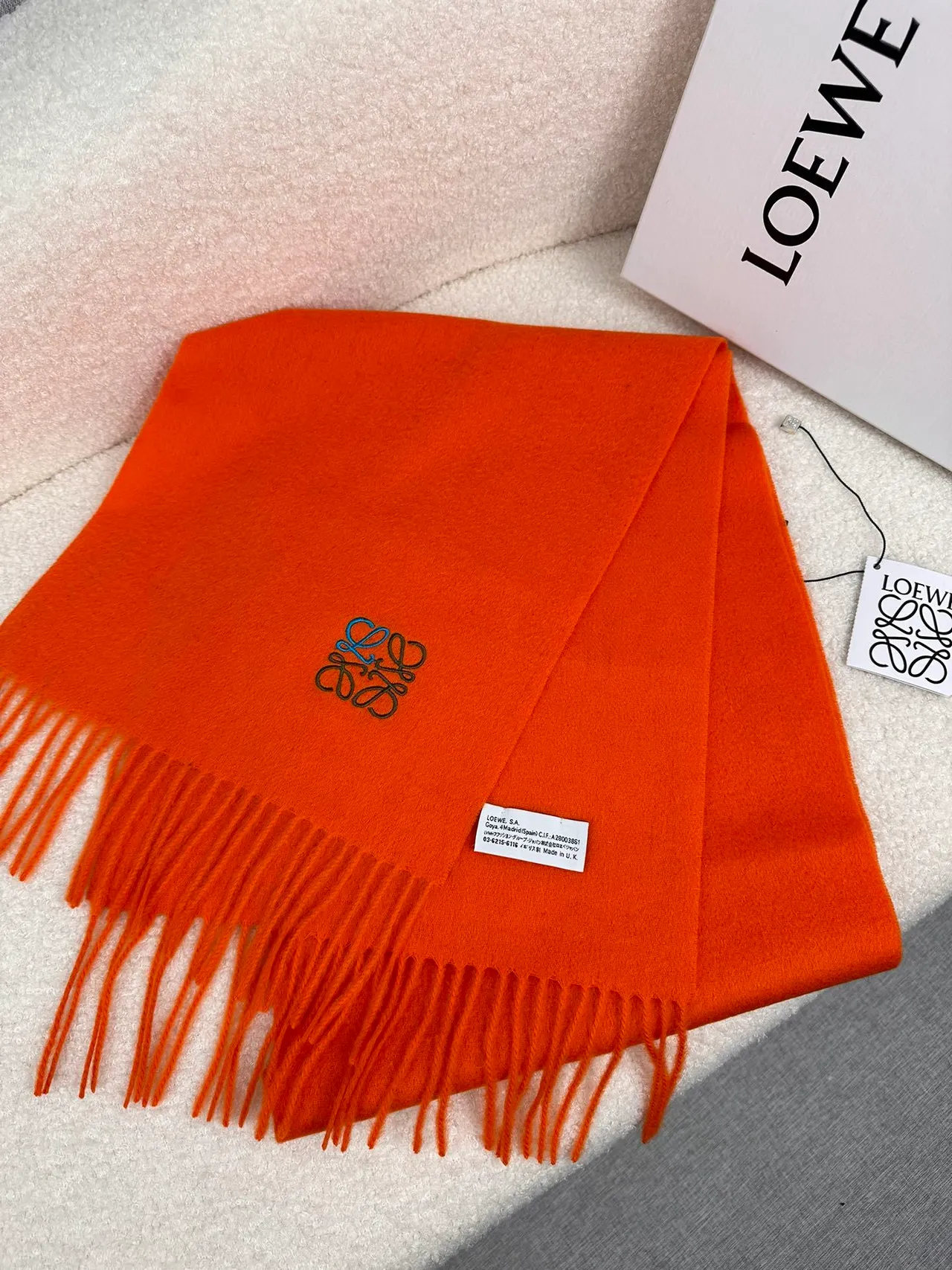 Loewe Anagram bufanda cachemir bordada naranja 6