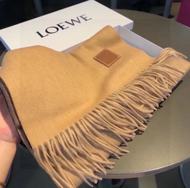 Loewe Anagram দুপট্টা দুই রঙের উটের রঙ এবং বাদামী ক্যাশমিয়ার দুপট্টা 5