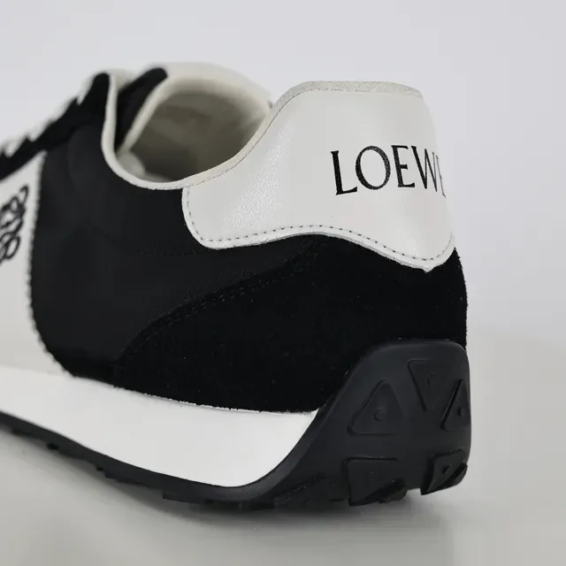 Loewe Flow Runner Preto e Branco Lifestyle Sneakers 4