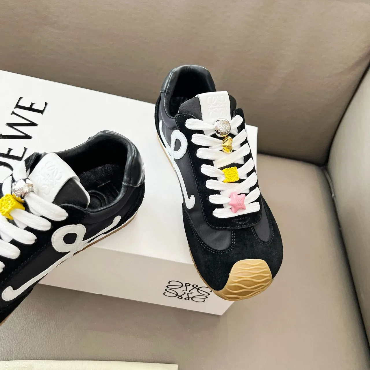 Loewe Flow Runner أسود أبيض بيج أسلوب الحياة رياضي 6