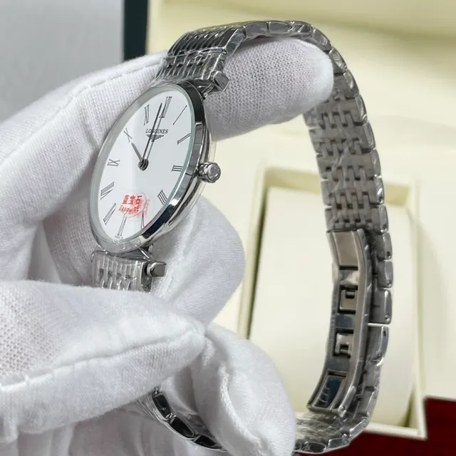 Longines 银白色极简罗马数字表盘石英手表 7