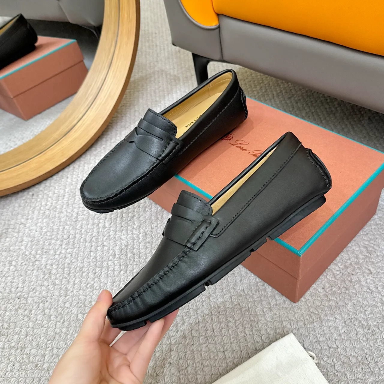 Loro Piana 12 Dots Walk Penny Loafer en Cuir Noir 5