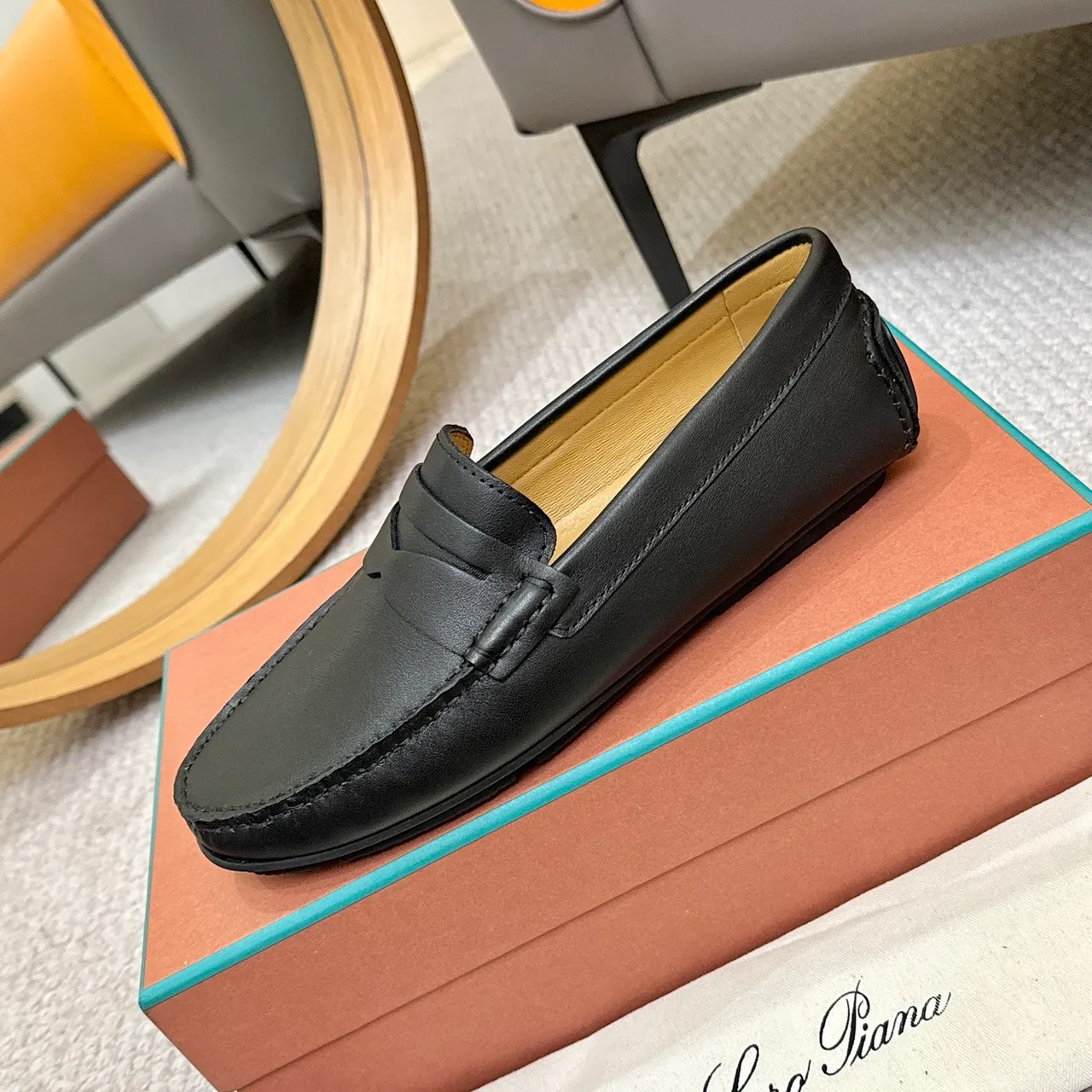Loro Piana 12 Dots Walk Penny Loafer en Cuir Noir 6