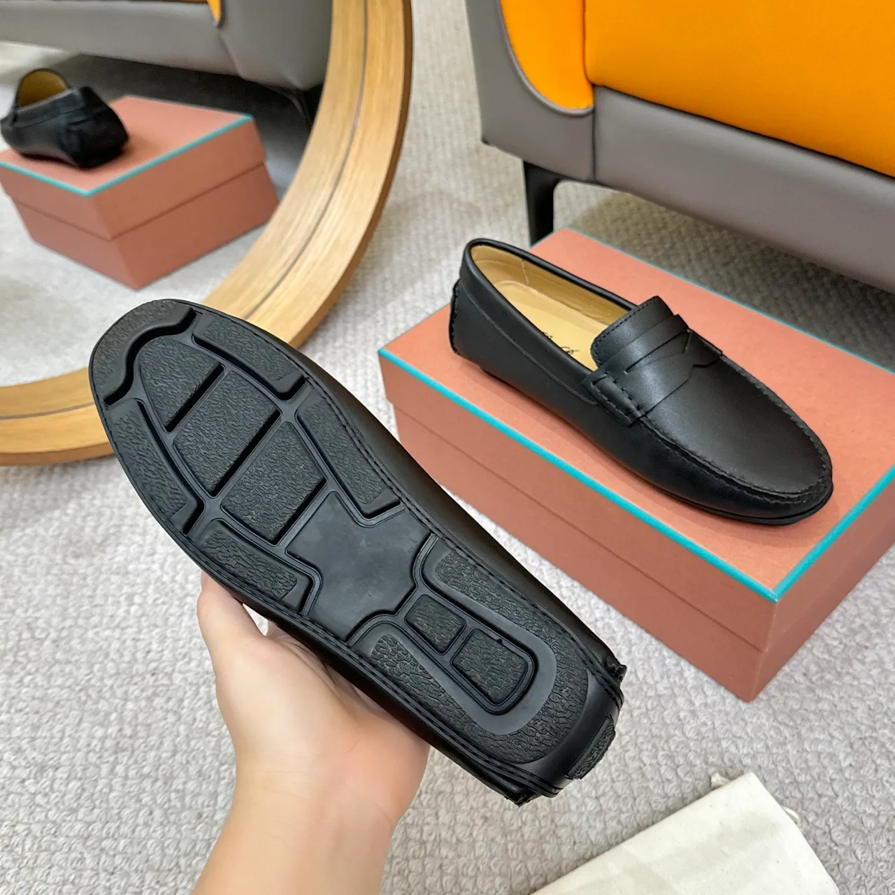 Loro Piana 12 Dots Walk Penny Loafer en Cuir Noir 7