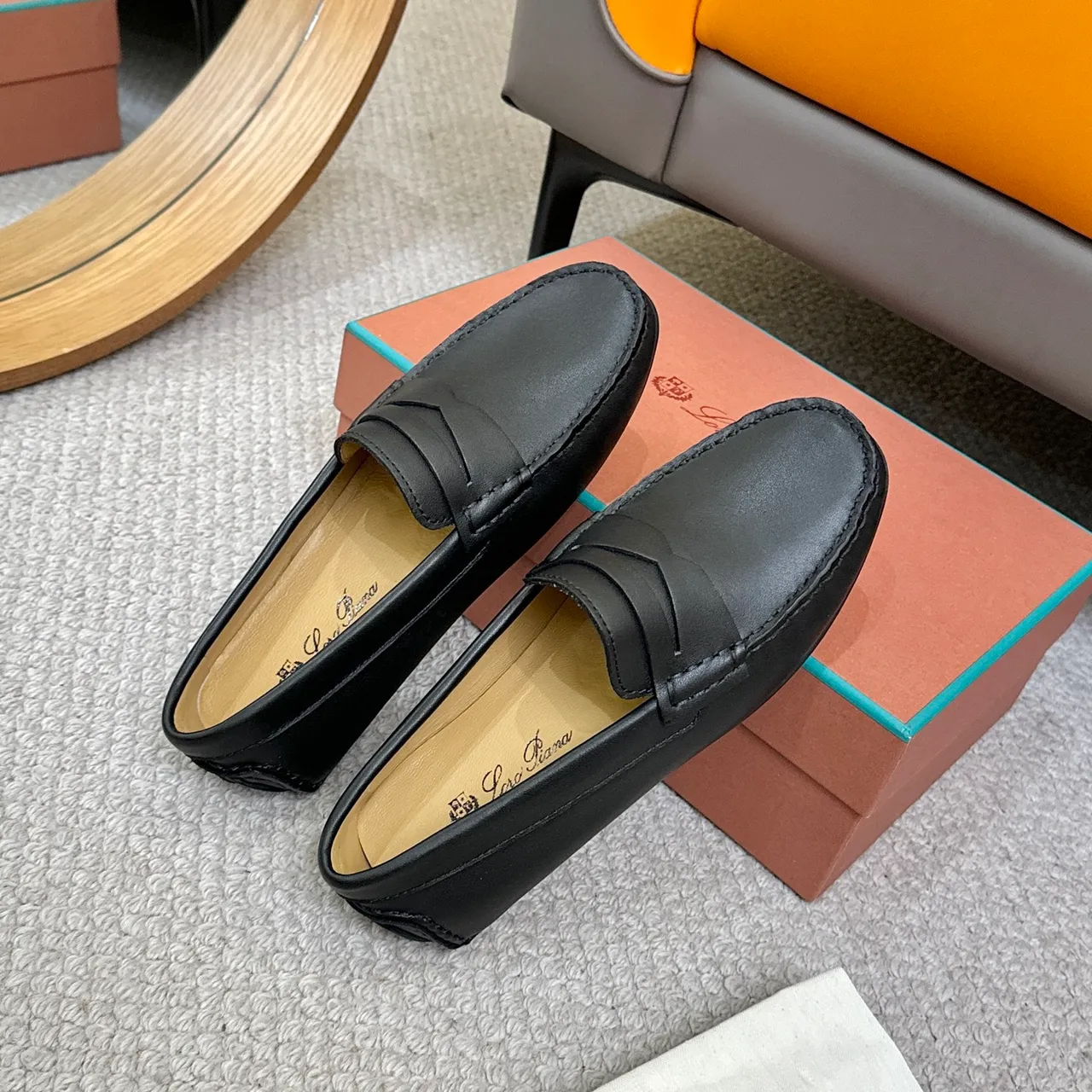 Loro Piana 12 Dots Walk Penny Loafer en Cuir Noir 8