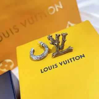 Louis Vuitton Brincos Assimétricos Texturizados em Casca Prateados e Dourados