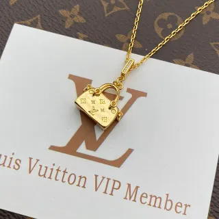 Louis Vuitton बैग-आकार का मोनोग्राम पेंडेंट सोने का हार