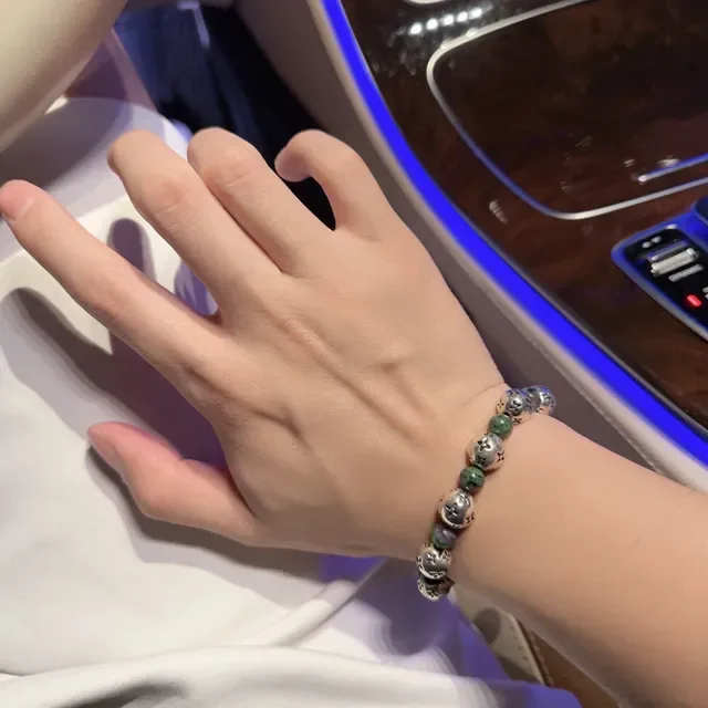 Louis Vuitton سوار من المعدن والحجر المزخرف بنقش الزهور والخرز 2