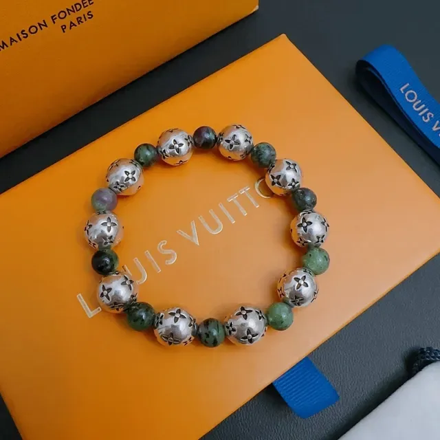 Louis Vuitton سوار من المعدن والحجر المزخرف بنقش الزهور والخرز 5