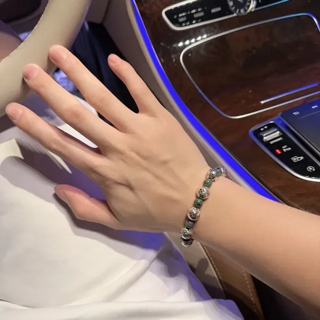 Louis Vuitton سوار من المعدن والحجر المزخرف بنقش الزهور والخرز 7