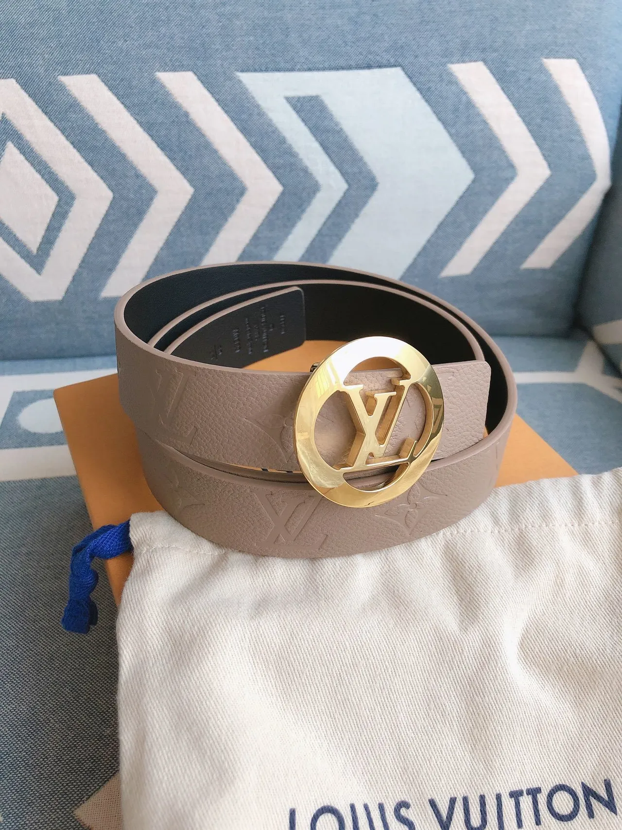 Louis Vuitton Beige Black Embossed Monogram Circular Gold-Tone LV Buckle Leather Belt 2