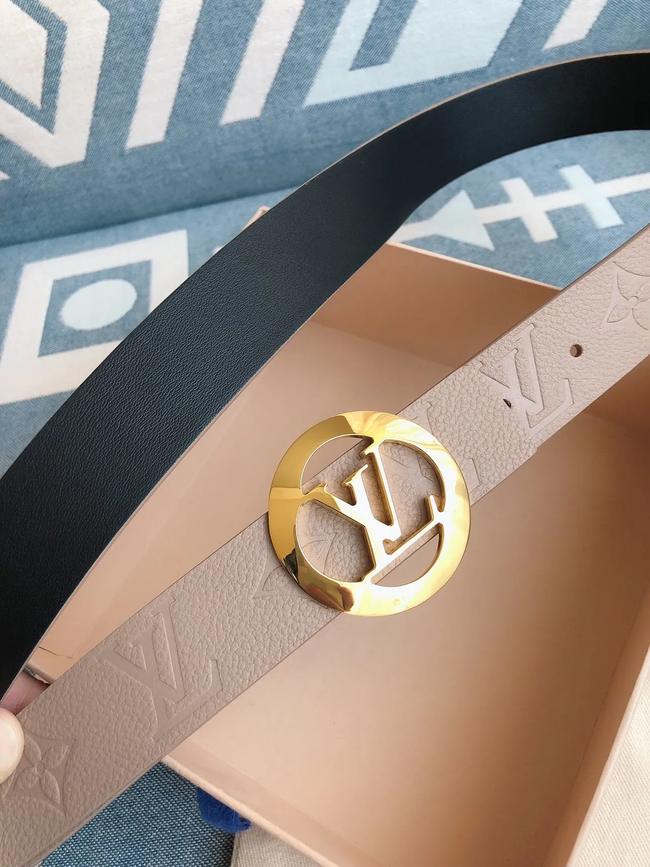 Louis Vuitton Beige Black Embossed Monogram Circular Gold-Tone LV Buckle Leather Belt 6