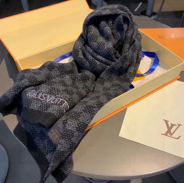 Louis Vuitton Bufanda de Cachemira Negro y Gris con Patrón Micro-Check Tejida 6