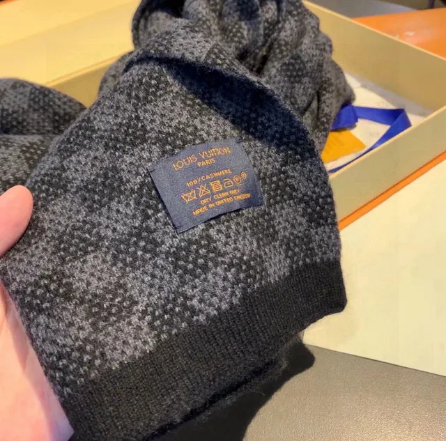 Louis Vuitton Bufanda de Cachemira Negro y Gris con Patrón Micro-Check Tejida 7