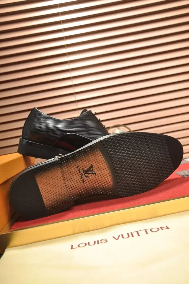 Louis Vuitton কালো প্যাটেন্ট ক্যাপ টো রিবড অক্সফোর্ড জুতো 3