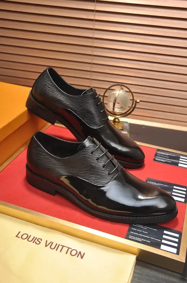 Louis Vuitton কালো প্যাটেন্ট ক্যাপ টো রিবড অক্সফোর্ড জুতো 4