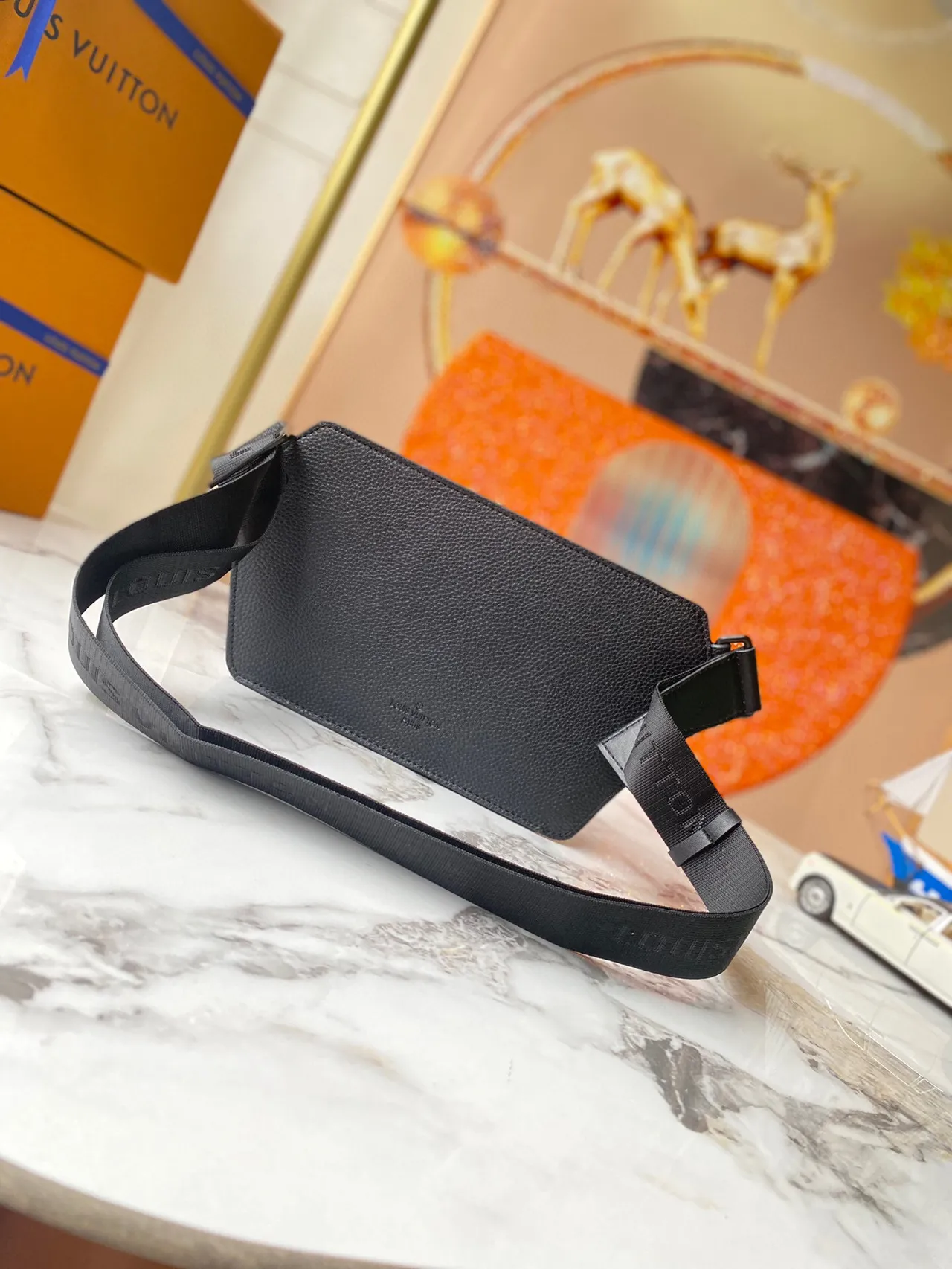 Louis Vuitton Negro Cuero Pebbled Monograma Embossed Bolso de Cintura de Moda 7