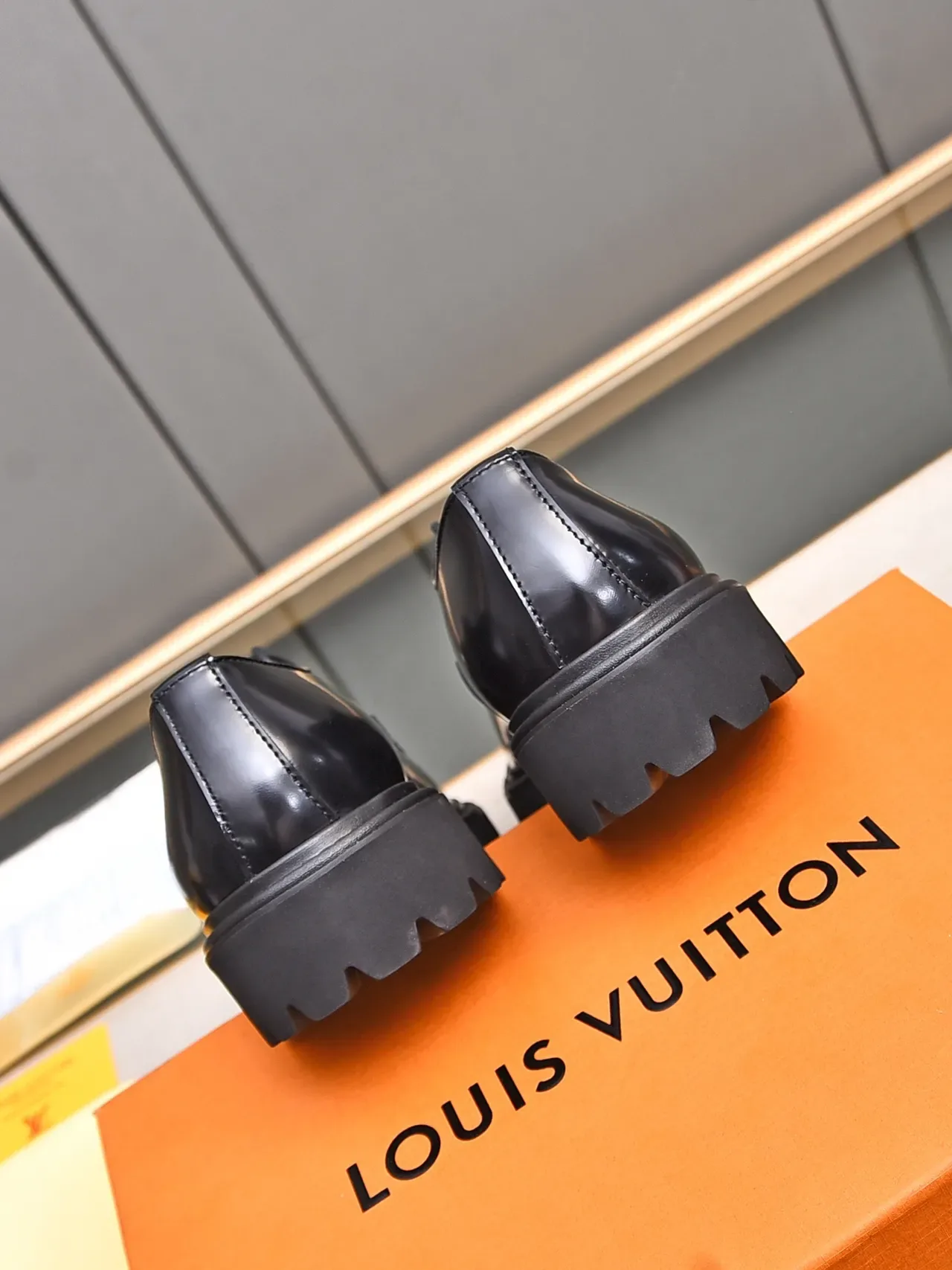 Louis Vuitton Black Polished Leather Chunky Lug Sole Oxford Shoes 4