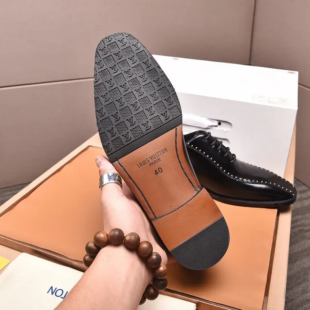 Louis Vuitton Chaussures Oxford en cuir noir poli à bout carré 4