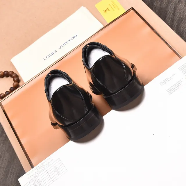 Louis Vuitton Chaussures Oxford en cuir noir poli à bout carré 5