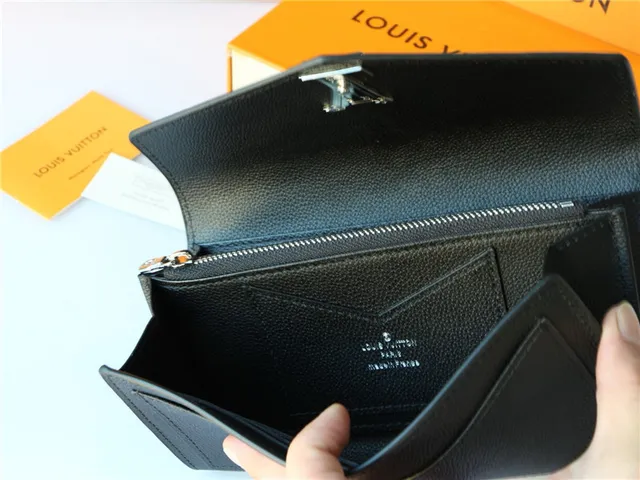 Louis Vuitton Black Silver Envelope Flap Pebbled Leather Long Wallet 5
