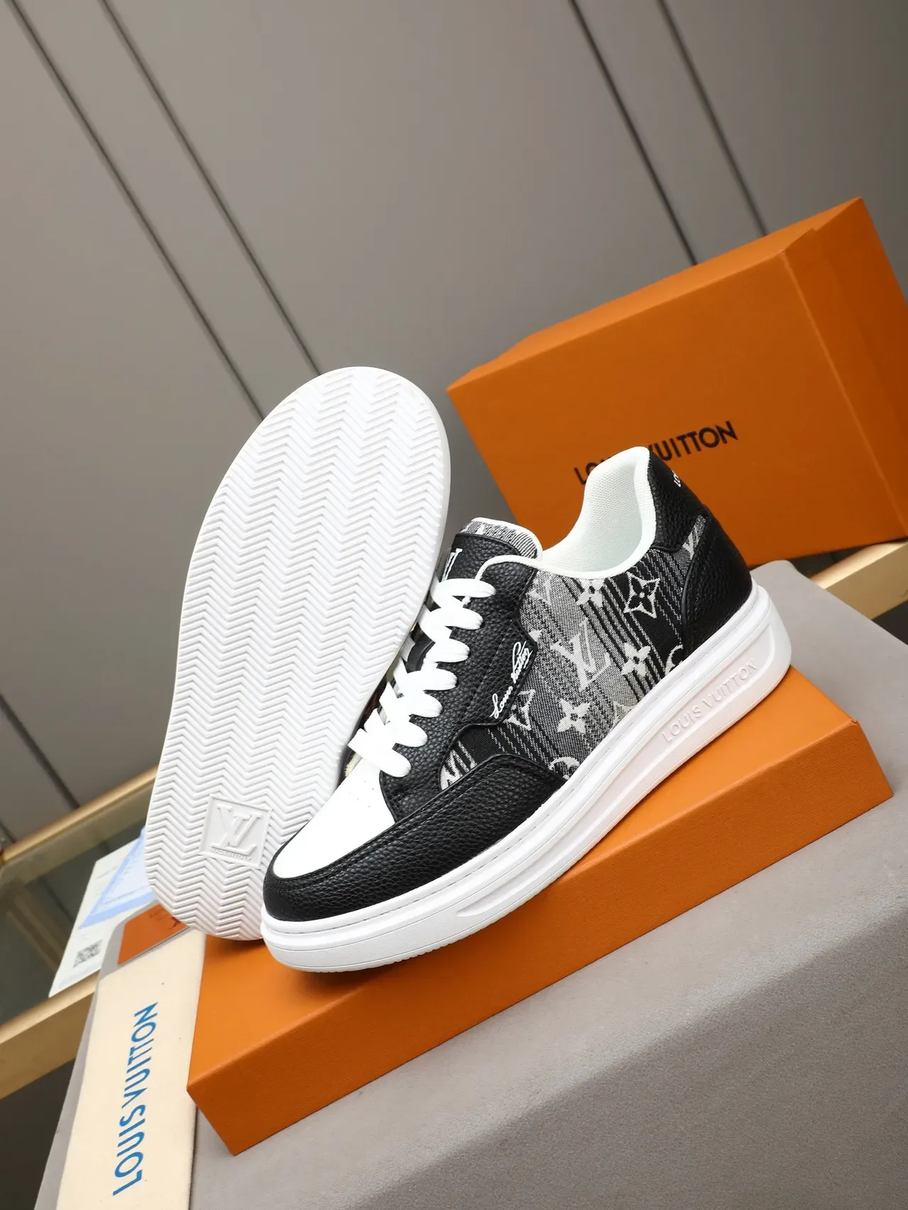Louis Vuitton Black White Low-Top Monogram-Print Textile Lifestyle Sneakers 4