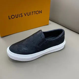 Louis Vuitton কালো ও সাদা মনোগ্রাম এমবসড চামড়ার স্লিপ-অন লোফার