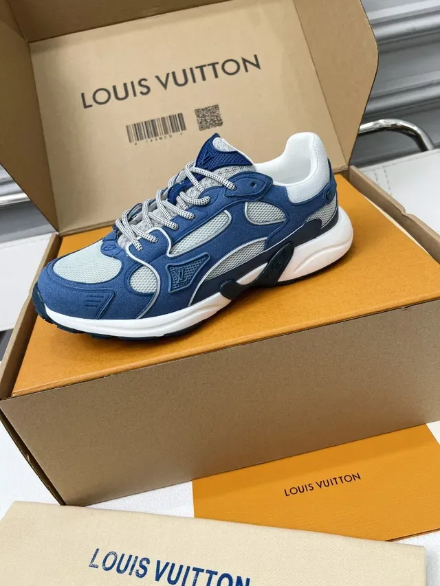 Louis Vuitton Sneakers Lifestyle Bleu Gris Tige Maille Superposée Et Suédé Semelle Médiane Blanche Sculptée 2