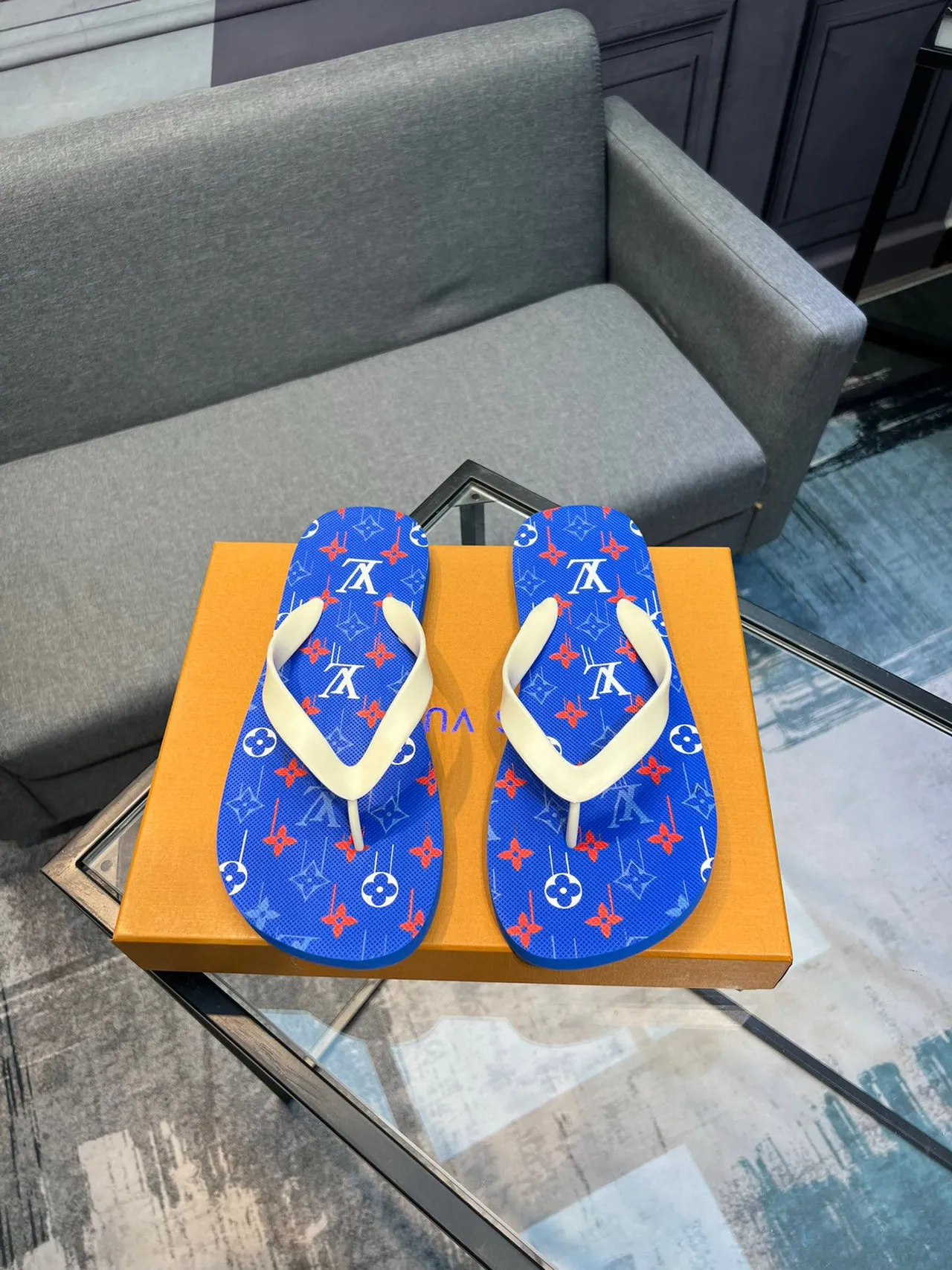 Louis Vuitton Blue White Monogram-Printed Sole Thong Strap Slippers 2