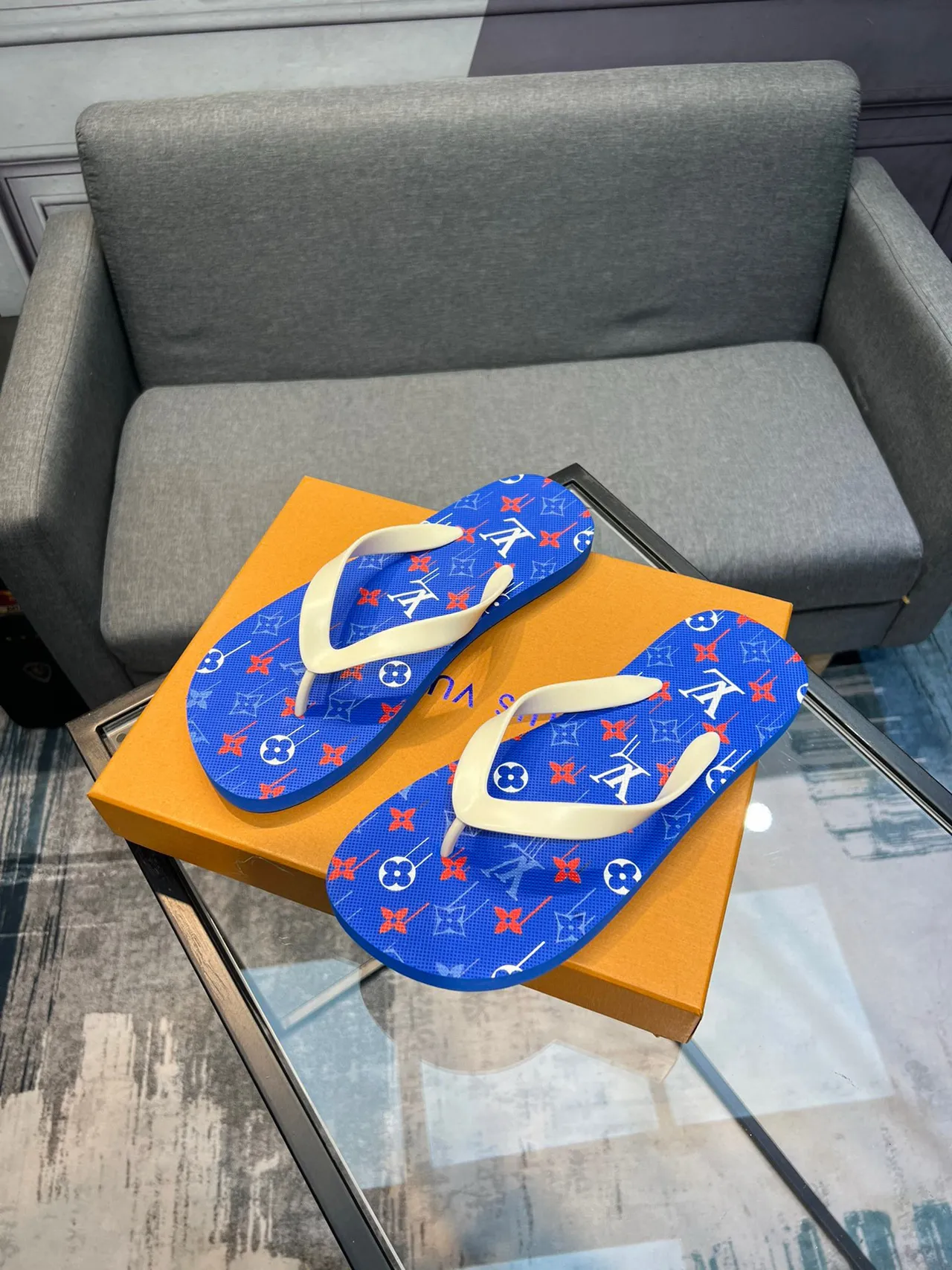 Louis Vuitton Blue White Monogram-Printed Sole Thong Strap Slippers 3