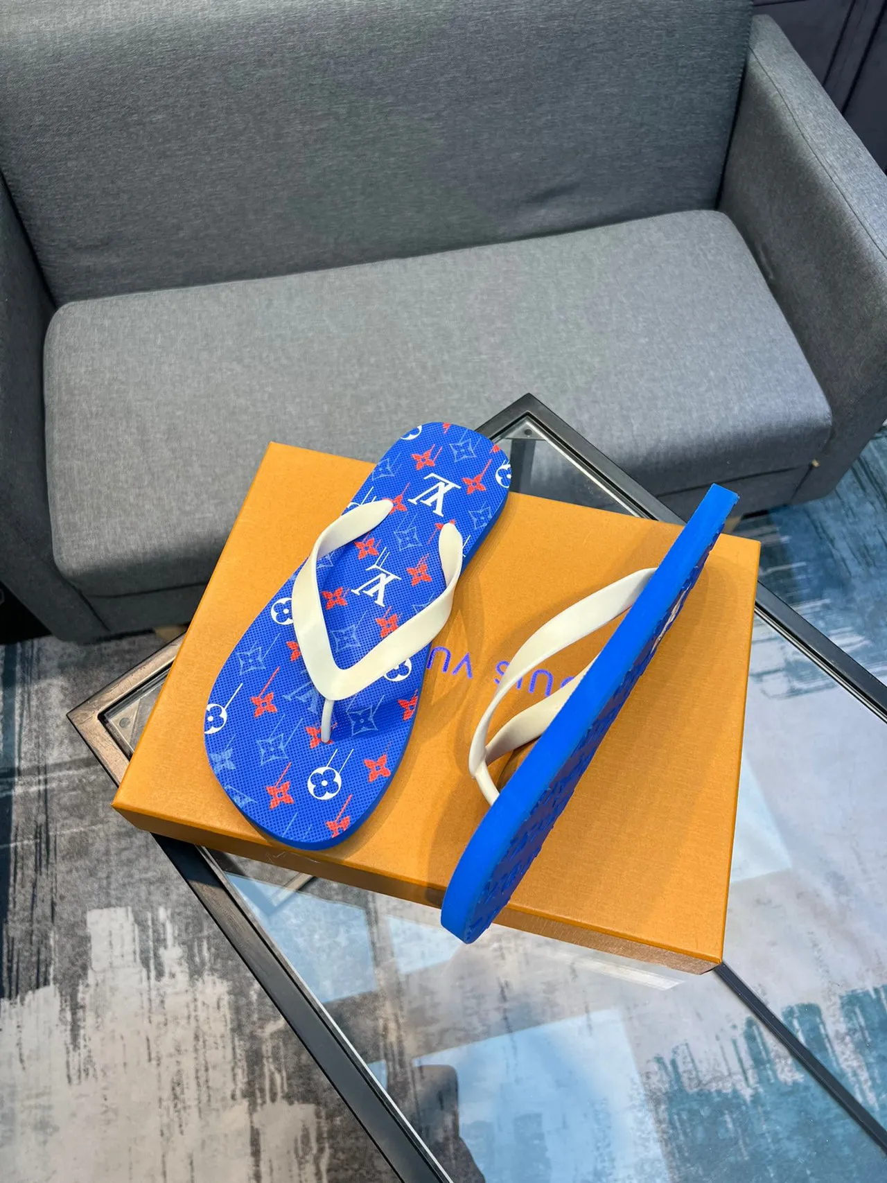 Louis Vuitton Blue White Monogram-Printed Sole Thong Strap Slippers 4