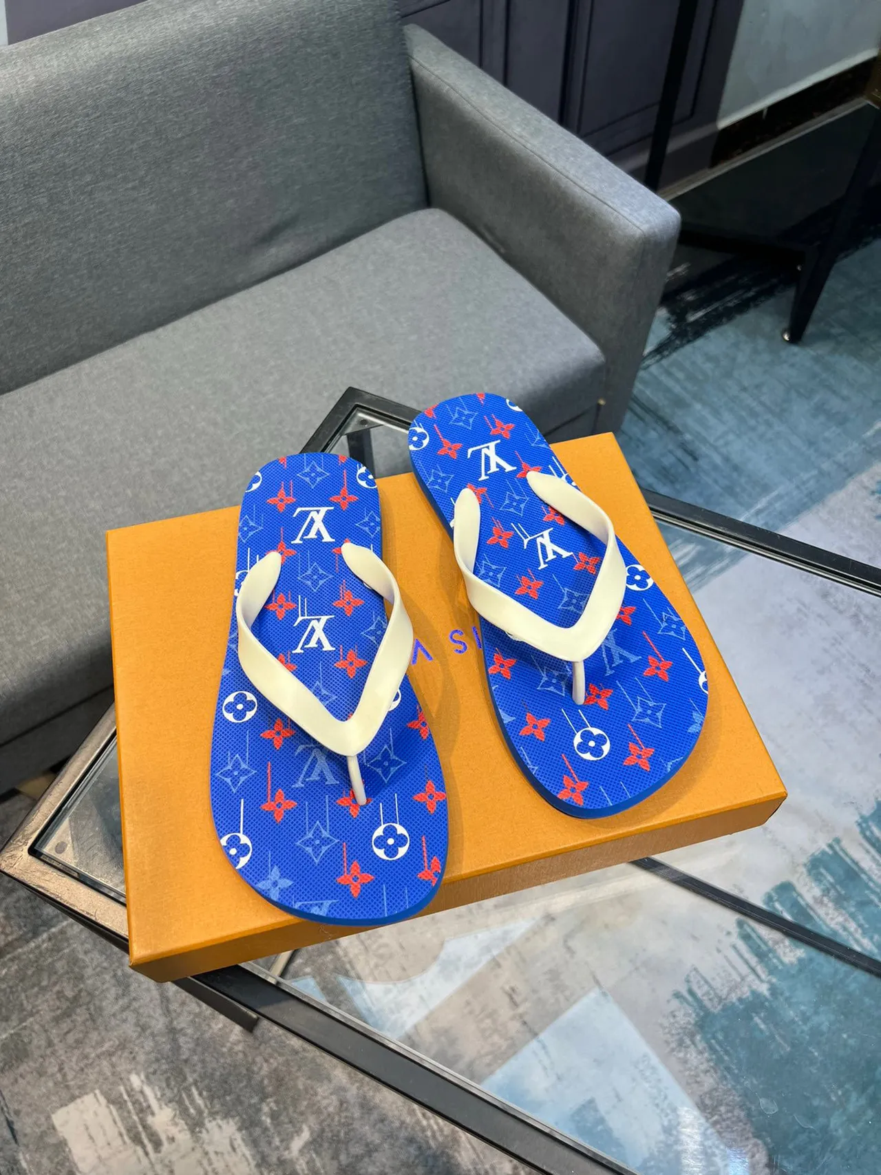 Louis Vuitton Blue White Monogram-Printed Sole Thong Strap Slippers 5