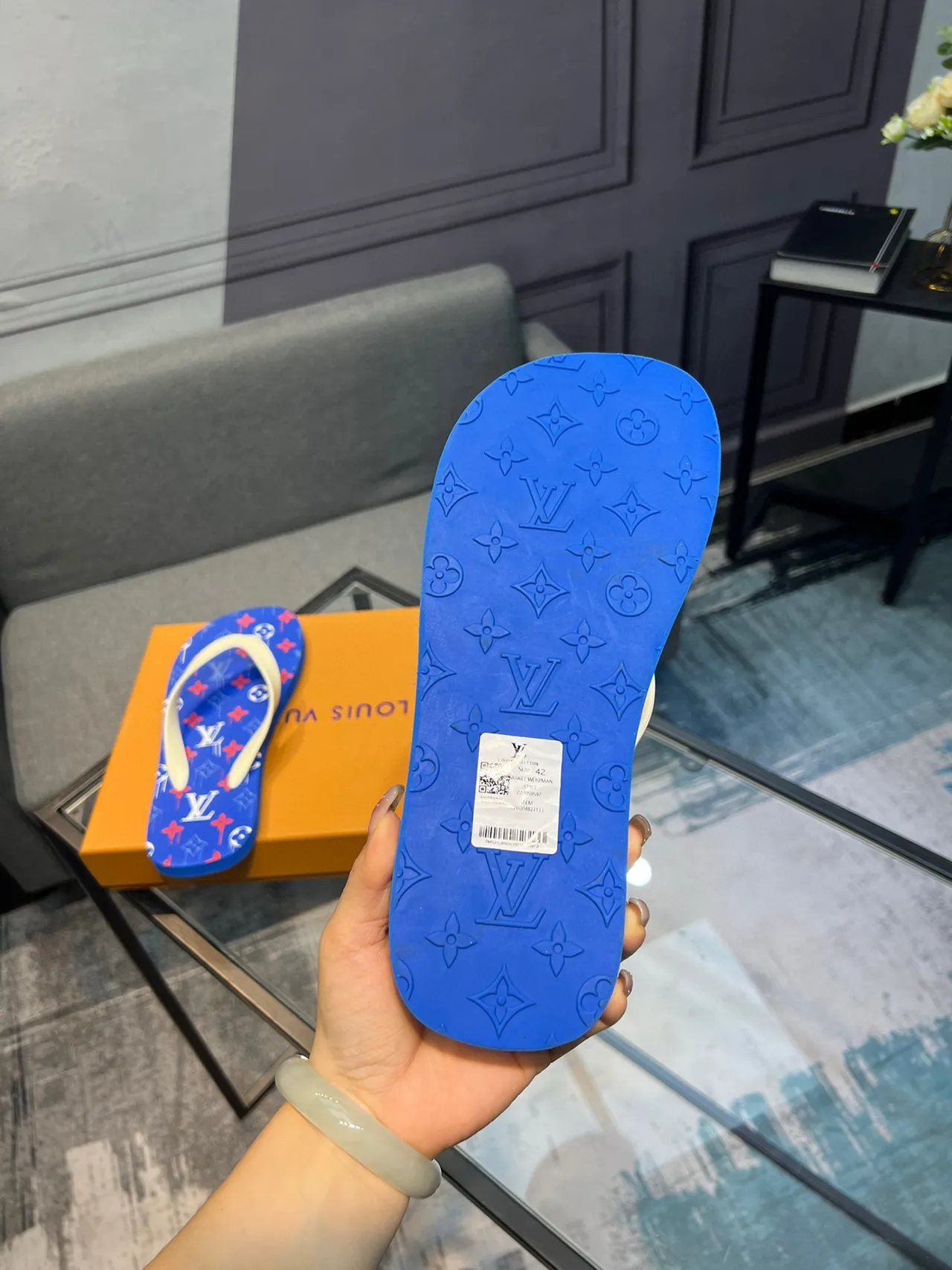 Louis Vuitton Blue White Monogram-Printed Sole Thong Strap Slippers 7