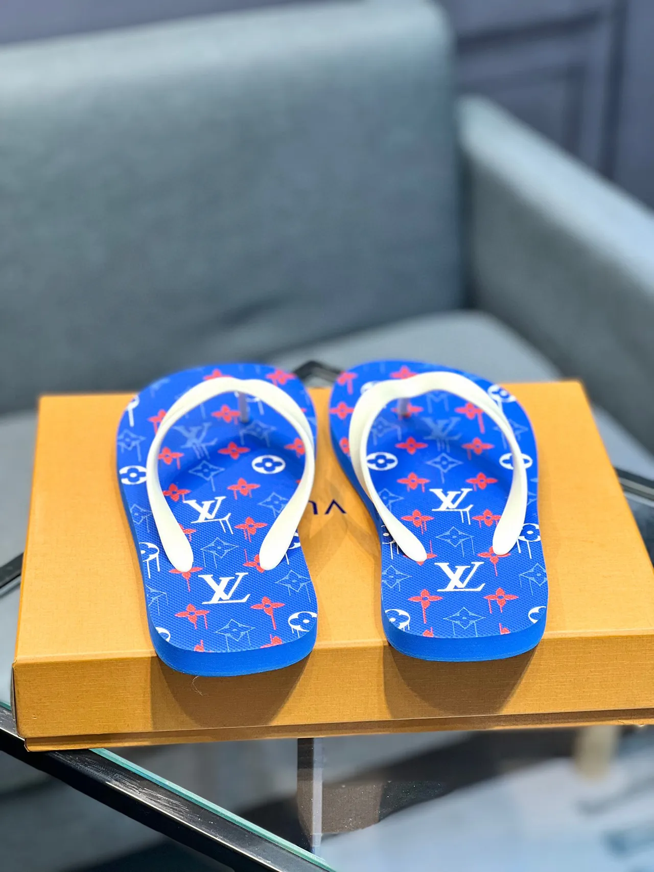 Louis Vuitton Blue White Monogram-Printed Sole Thong Strap Slippers 8