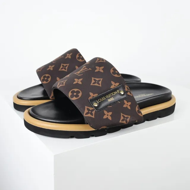 Louis Vuitton বাদামী বেইজ মোনোগ্রাম ক্যানভাস স্ট্র্যাপ কালো ফুটবেড স্লিপার 2