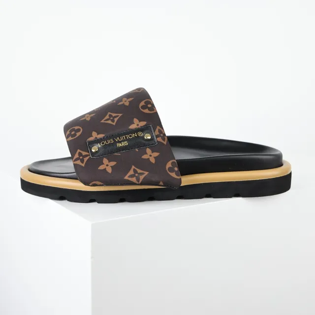 Louis Vuitton বাদামী বেইজ মোনোগ্রাম ক্যানভাস স্ট্র্যাপ কালো ফুটবেড স্লিপার 9