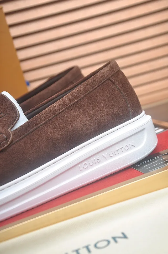 Louis Vuitton Marron Blanc Daim Supérieur Moc-Toe Couture Mocassin 9