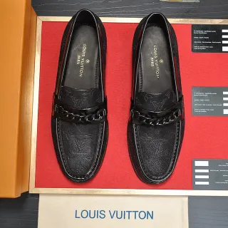 Louis Vuitton চেইন স্ট্র্যাপ লোফার কালো টেক্সচার্ড লেদার গ্লসি লোফার