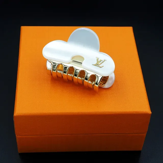 حقيبة كروس بودي لويس فيتون Cloud Clip راتنج أبيض وذهبي لؤلؤي 7
