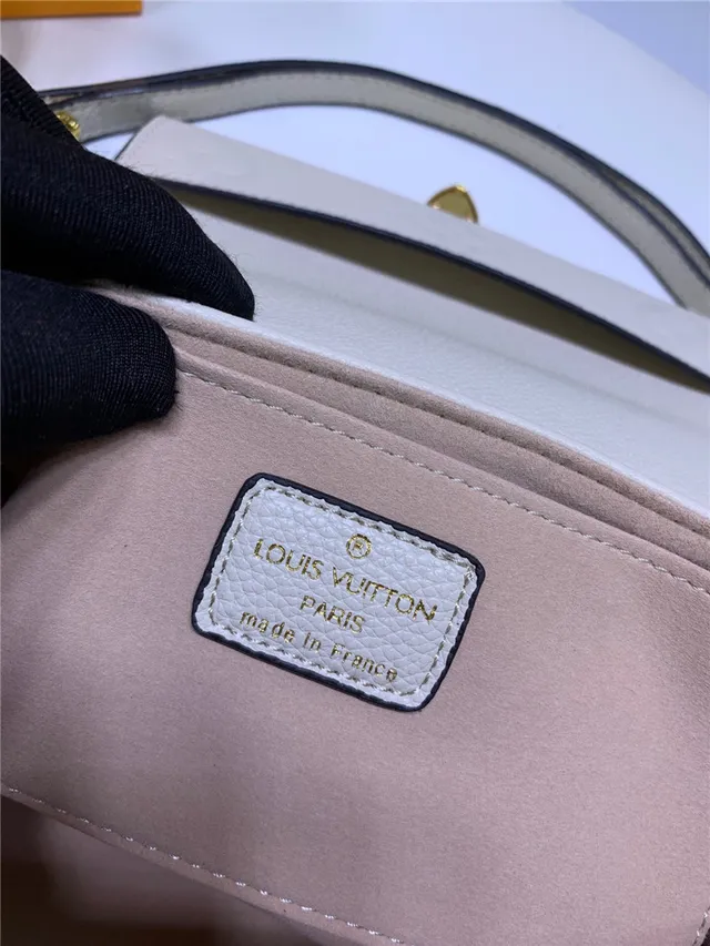 Louis Vuitton Dauphine Noir Monogramme embossé Sac à chaîne 3