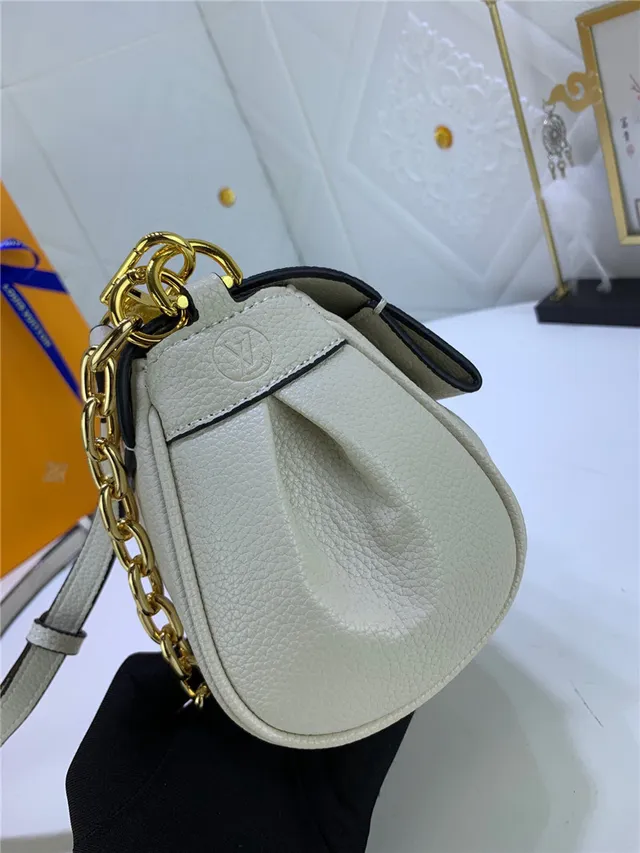 Louis Vuitton Dauphine Noir Monogramme embossé Sac à chaîne 6