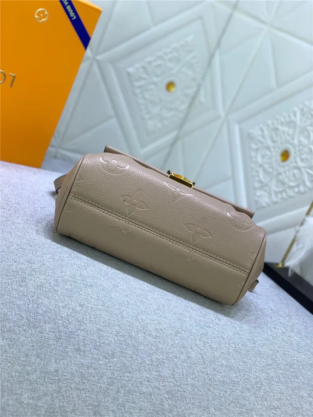 Louis Vuitton Dauphine Noir Monogramme embossé Sac à chaîne 16
