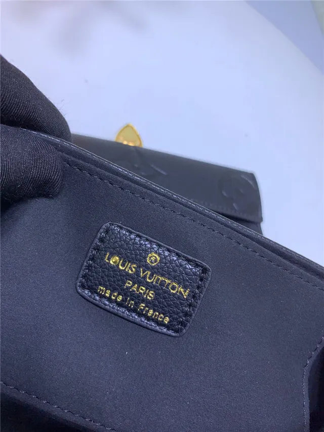 Louis Vuitton Dauphine Noir Monogramme embossé Sac à chaîne 21