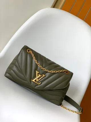 Louis Vuitton Dauphine जैतूनी हरी चेवरॉन-क्विल्टेड चेन बैग 2
