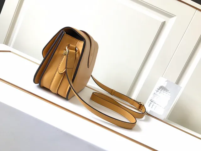 Louis Vuitton Dauphine ট্যান স্মুথ চামড়ার মেসেঞ্জার ব্যাগ 4