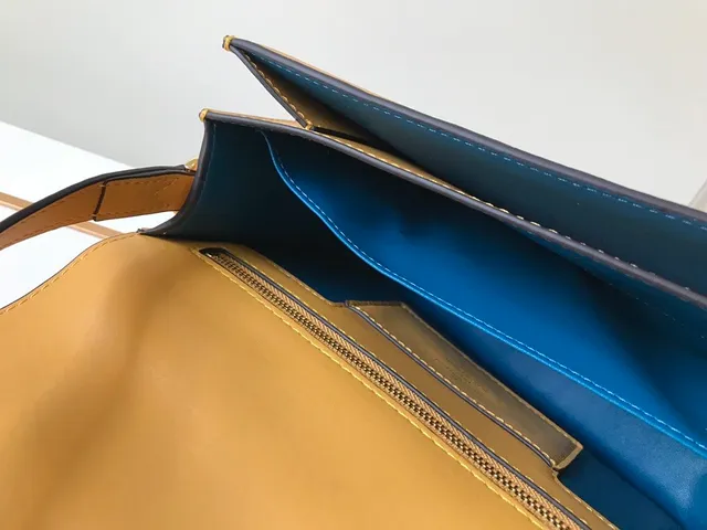Louis Vuitton Dauphine ট্যান স্মুথ চামড়ার মেসেঞ্জার ব্যাগ 7