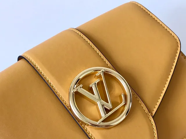 Louis Vuitton Dauphine ট্যান স্মুথ চামড়ার মেসেঞ্জার ব্যাগ 8