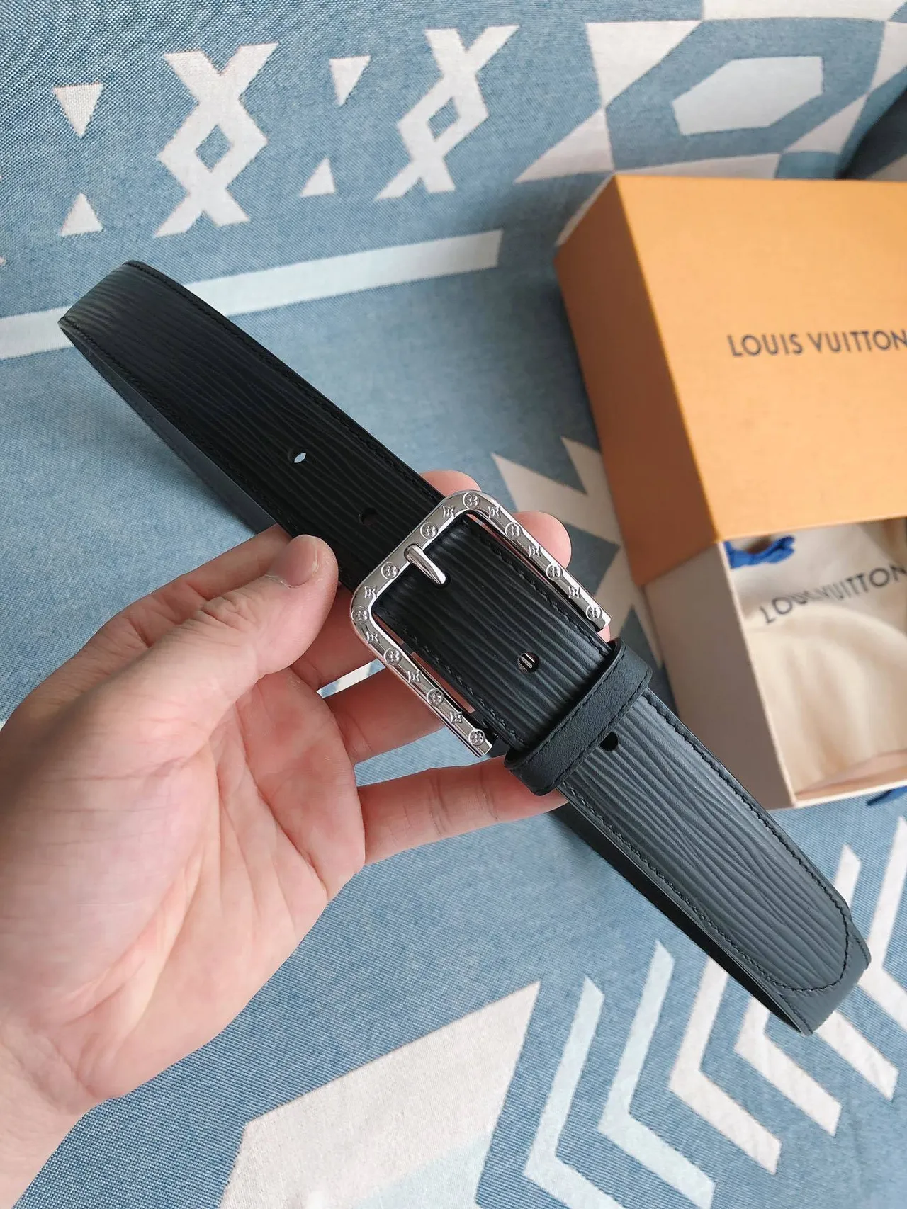 Louis Vuitton Epi কালো রূপালি টেক্সচার Monogram-Studded Buckle চামড়ার বেল্ট 2