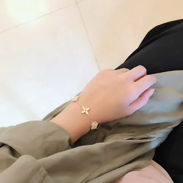 Louis Vuitton سوار سلسلة بافيه بنقشة زهور 2