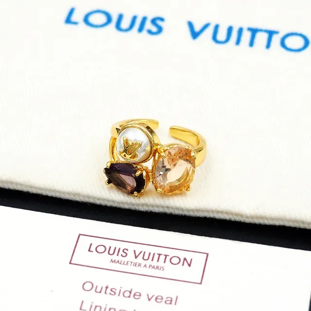 Louis Vuitton Anillo de Oro y Plata Triple Piedras Cluster LV Monograma Perla Cabochon 5